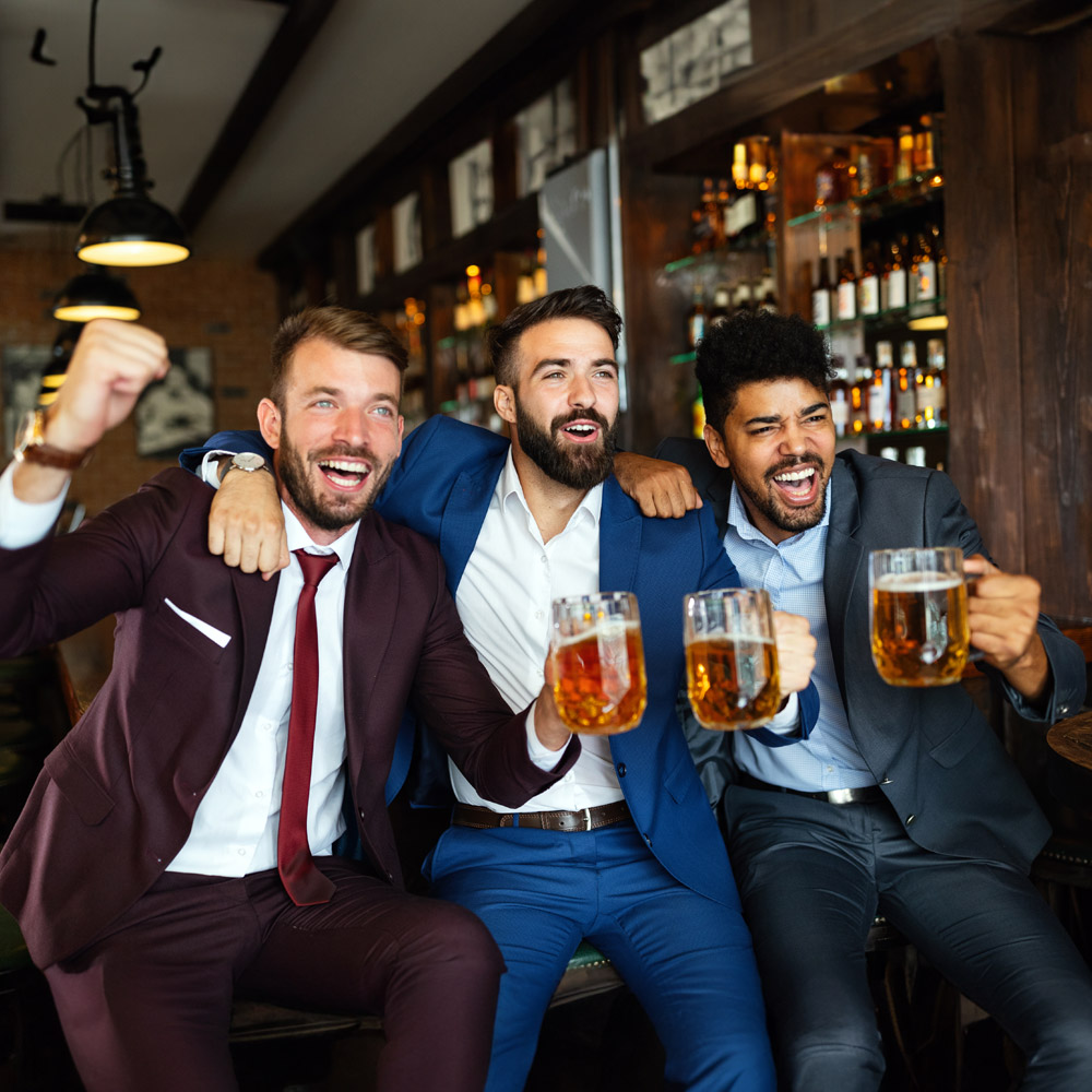 eventfotografering-beer Eventfotografering med män som dricker öl. Eventfotograf fångar ögonblicken.
